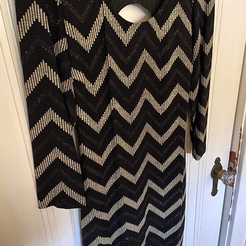 Black and gold metallic body-con dress